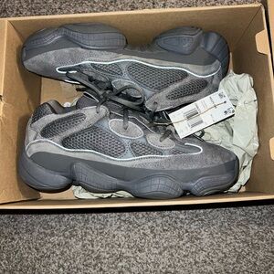 Yeezy Gray Sneakers with Mesh Upper and Cushioned Midsole